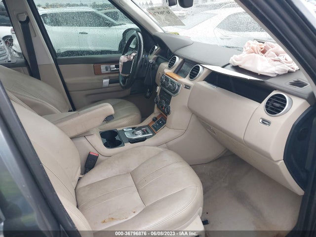 2016 Land Rover LR4, VIN: SALAG2V60GA833481