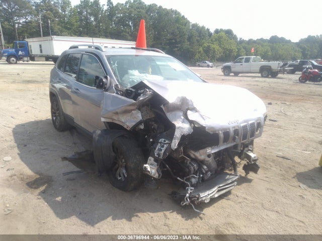 1C4PJLCB1KD204716 Jeep Cherokee Latitude