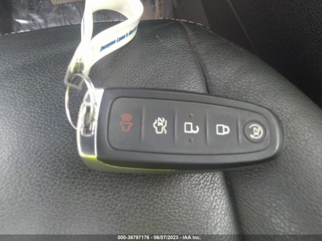 1FMCU9J90GUB61403 Ford Escape Titanium