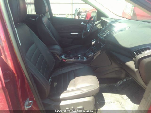 1FMCU9J90GUB61403 Ford Escape Titanium