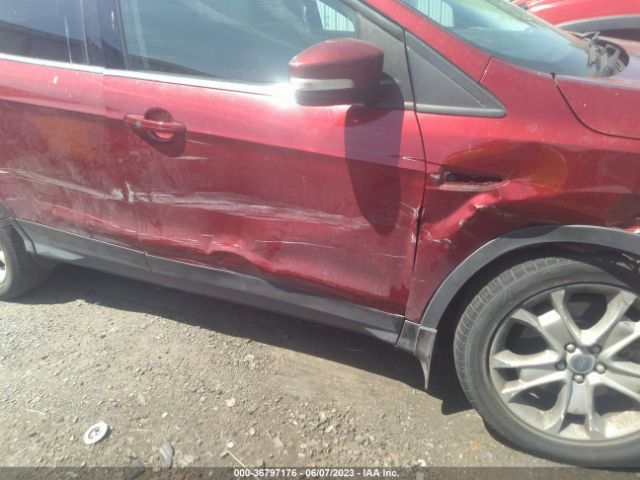 1FMCU9J90GUB61403 Ford Escape Titanium