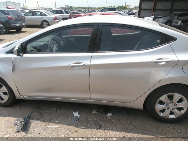 Hyundai ELANTRA SE 2016 5NPDH4AE6GH737826 Image 6