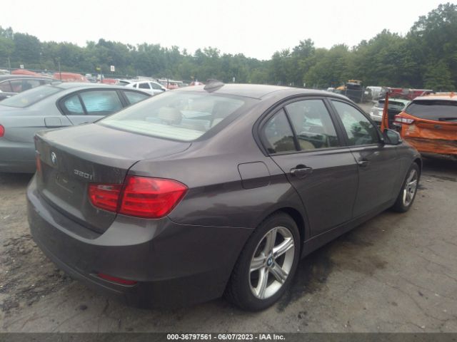 WBA3C3C5XEF985146 BMW 3 Series 320i Xdrive