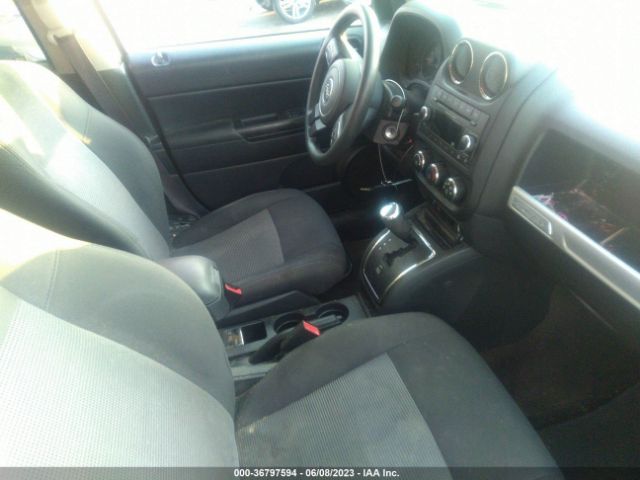 1C4NJDBB2FD303002 Jeep Compass Sport