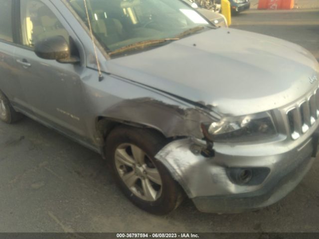 1C4NJDBB2FD303002 Jeep Compass Sport