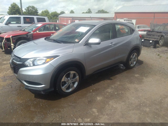 Honda HR-V LX 2018 3CZRU6H31JG703143 Image 2