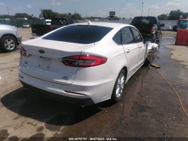 3FA6P0HD3KR250919 Ford FUSION SE