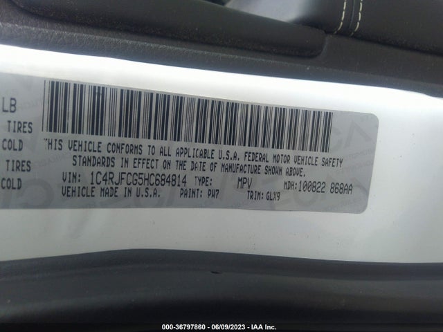 1C4RJFCG5HC684814 Jeep Grand Cherokee Overland