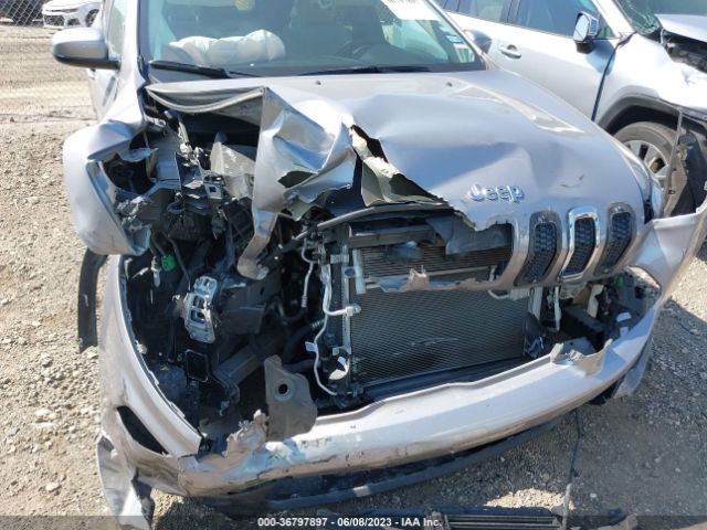 1C4PJLCB7JD540448 Jeep Cherokee Latitude
