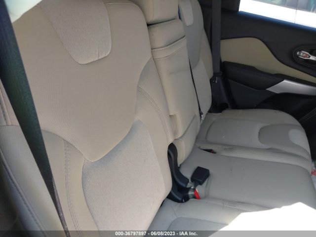 1C4PJLCB7JD540448 Jeep Cherokee Latitude