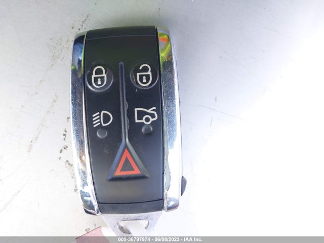 2010 JAGUAR XF SAJWA0GB7ALR75000 Photo 10