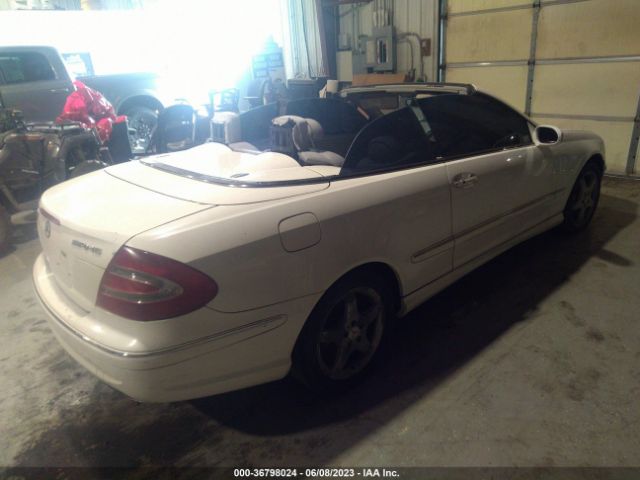 2004 MERCEDES-BENZ CLK-CLASS WDBTK75G24T025765 Photo 3