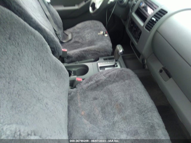 2006 NISSAN FRONTIER LE VIN: 1N6AD07U56C439832