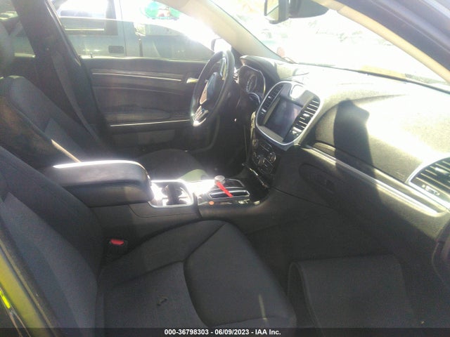 2C3CCAAG3KH555985 Chrysler 300 Touring