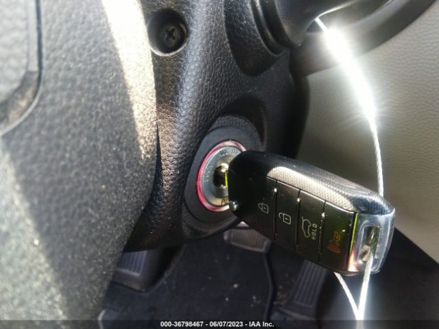 KNDJN2A23G7378767 KIA Soul Base