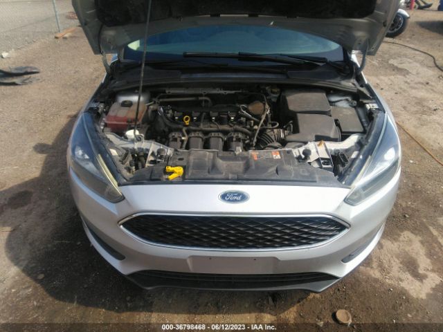 1FADP3K22FL330250 Ford FOCUS SE