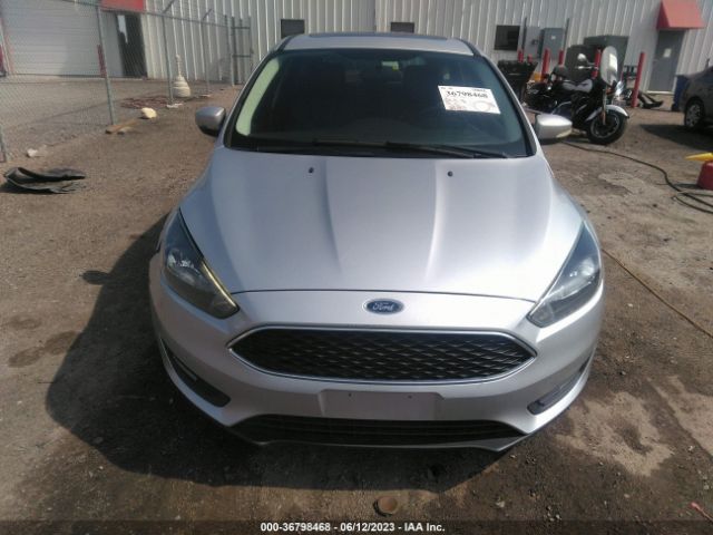 1FADP3K22FL330250 Ford FOCUS SE