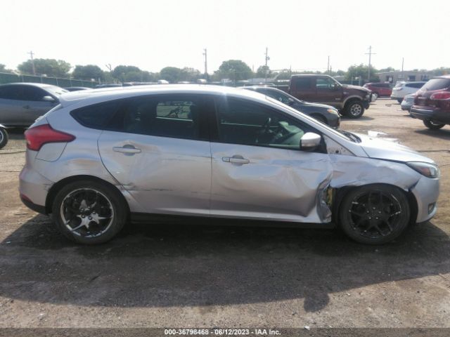1FADP3K22FL330250 Ford FOCUS SE