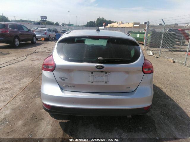 1FADP3K22FL330250 Ford FOCUS SE