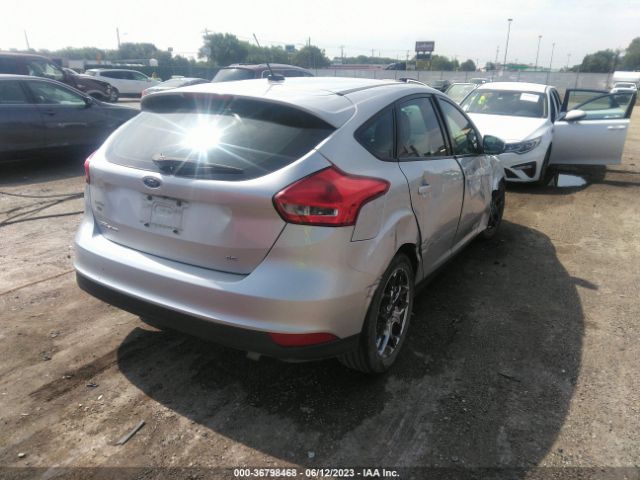 1FADP3K22FL330250 Ford FOCUS SE
