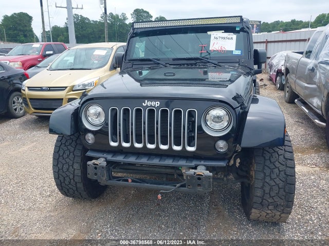 1C4HJWEG8JL921424 Jeep Wrangler Jk Unlimited Sahara