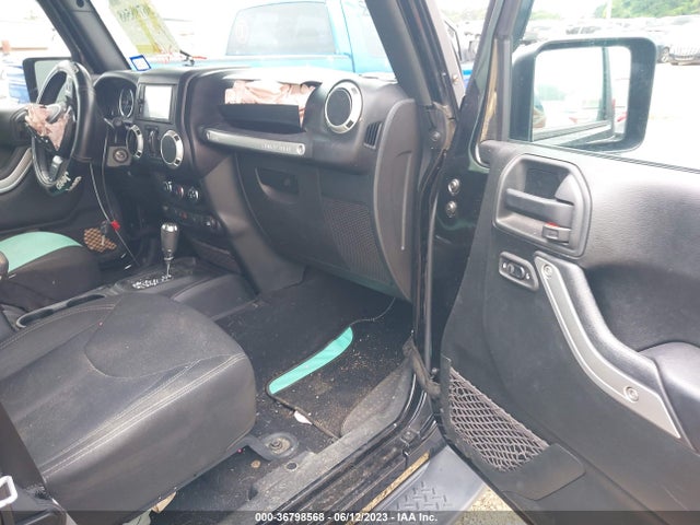1C4HJWEG8JL921424 Jeep Wrangler Jk Unlimited Sahara