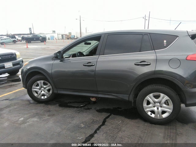 Toyota RAV4 LE 2015 JTMZFREV8FD054968 Image 6