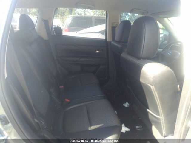 JA4AD3A39FZ011998 Mitsubishi Outlander Se