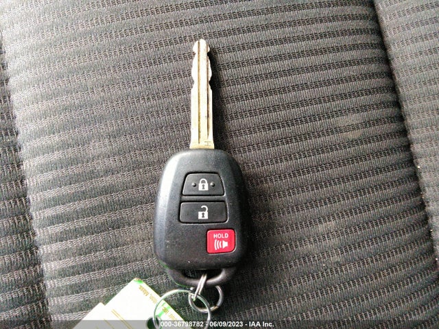 2013 TOYOTA RAV4 XLE VIN: JTMRFREV2DD010848