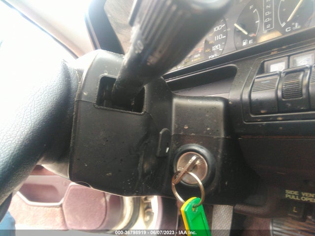 1989 HONDA ACCORD LXI VIN: 1HGCA5645KA025668