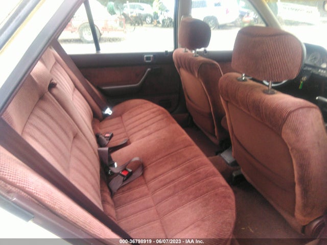 1989 HONDA ACCORD LXI VIN: 1HGCA5645KA025668