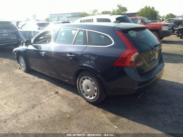 2015 VOLVO V60 T5 DRIVE-E PLATINUM VIN: YV140MED1F1189873