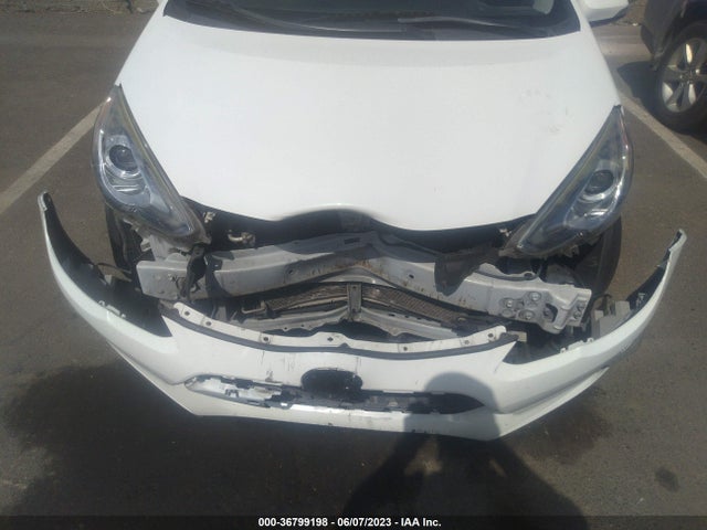 Toyota Prius C One/two/three/four 2015 JTDKDTB37F1109158 Image 7