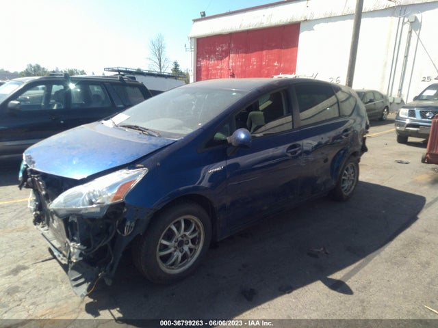 Toyota Prius V Two/three/five 2014 JTDZN3EU3EJ013607 Image 2