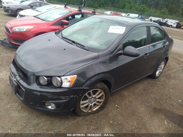 Chevrolet SONIC LT 2014 1G1JC5SG2E4137405 Image 2