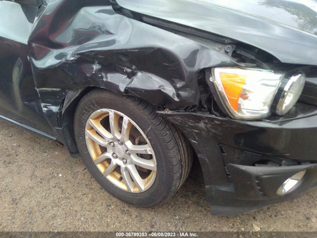 Chevrolet SONIC LT 2014 1G1JC5SG2E4137405 Image 7