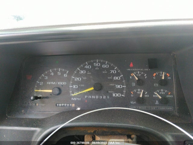 1998 CHEVROLET C/K 2500 VIN: 1GCGC29R1WE165599