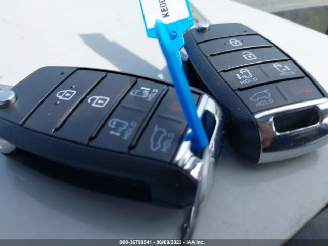 KNDMB5C13G6102333 KIA SEDONA LX