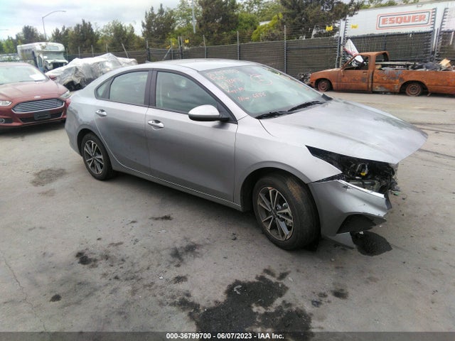 2023 3KPF24AD5PE595992 main image