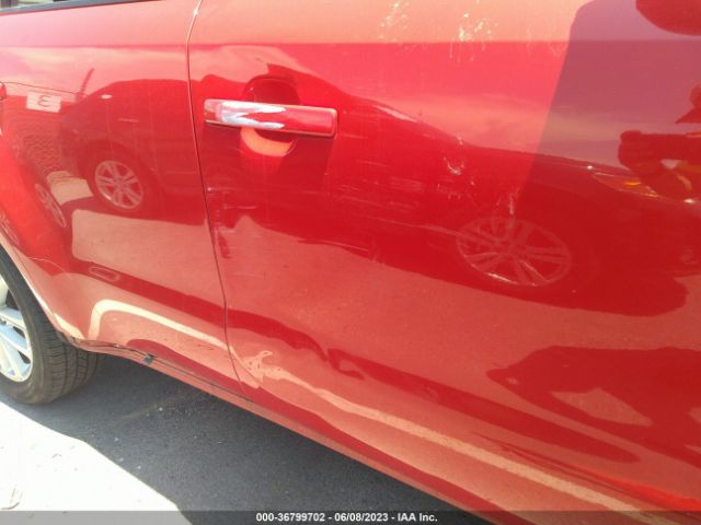 KNDJP3A56J7618864 KIA SOUL +