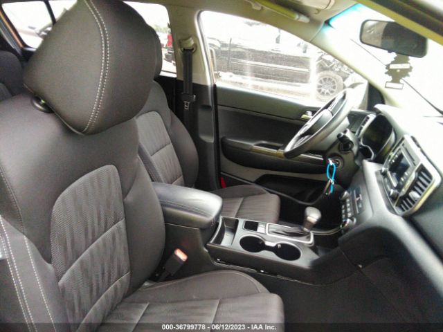 KNDPM3AC8H7165777 KIA Sportage Lx