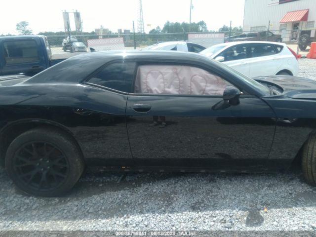 2C3CDZAG8JH303093 Dodge Challenger Sxt Plus
