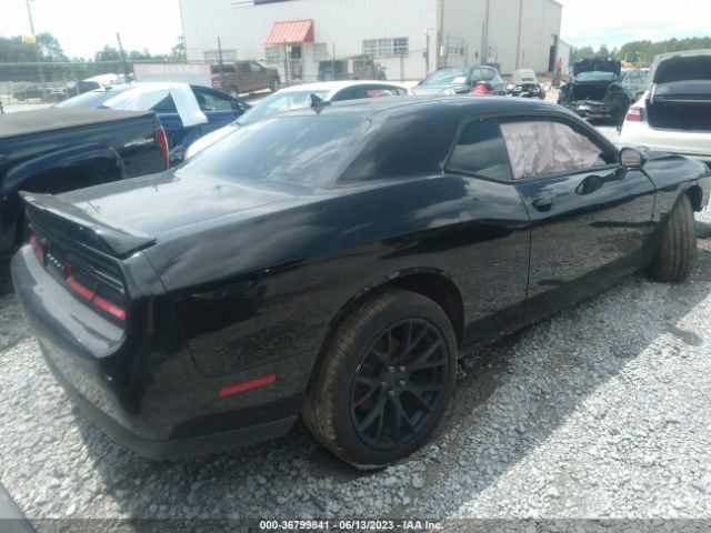2C3CDZAG8JH303093 Dodge Challenger Sxt Plus