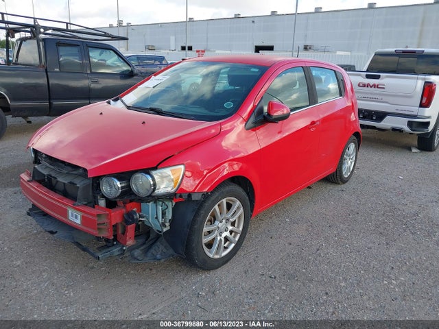 Chevrolet SONIC LT 2015 1G1JC6SH8F4141362 Image 2