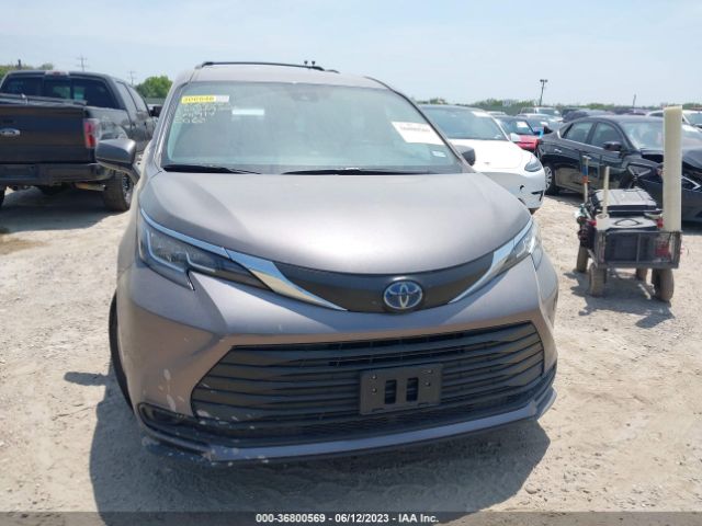 5TDKRKEC5NS091414 Toyota SIENNA LE