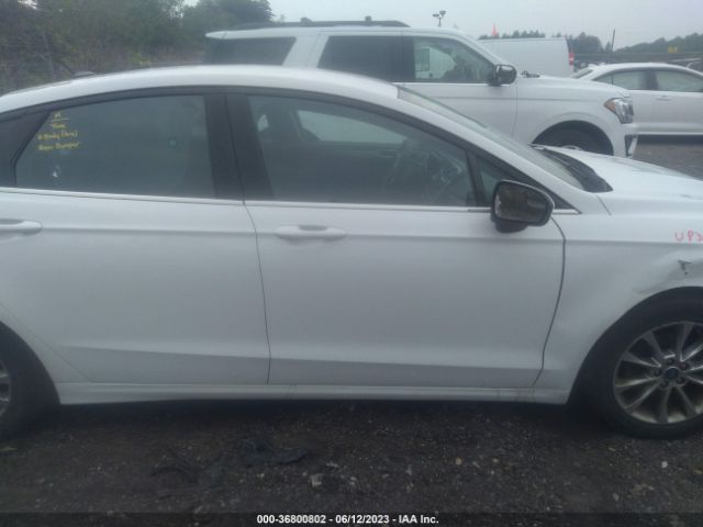 3FA6P0H76HR355523 Ford FUSION SE