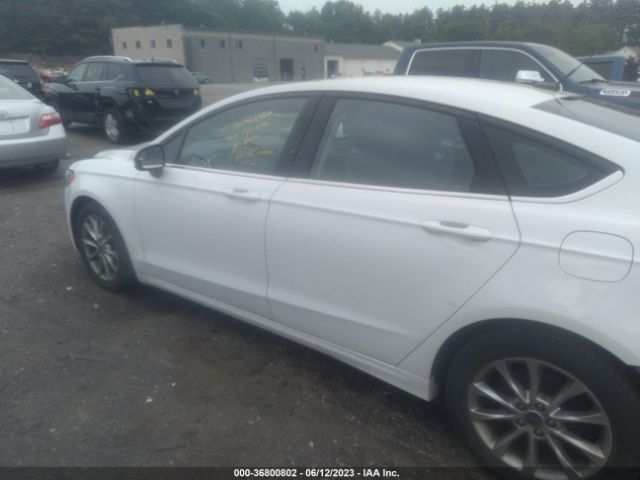 3FA6P0H76HR355523 Ford FUSION SE