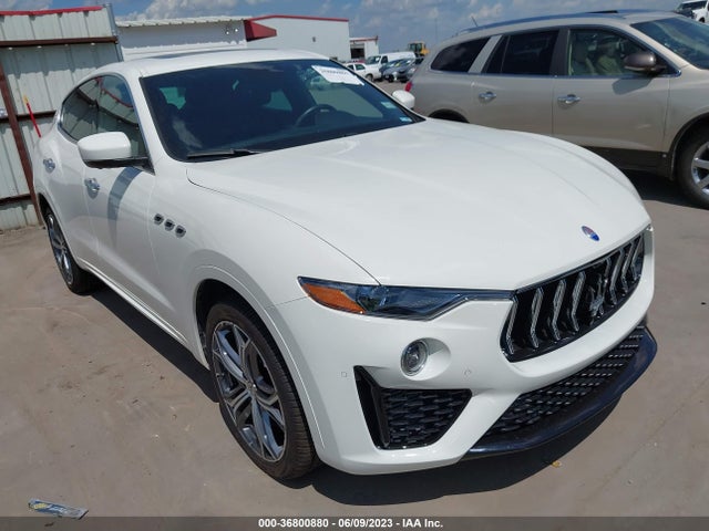 2021 Maserati Levante, VIN: ZN661XUAXMX372038