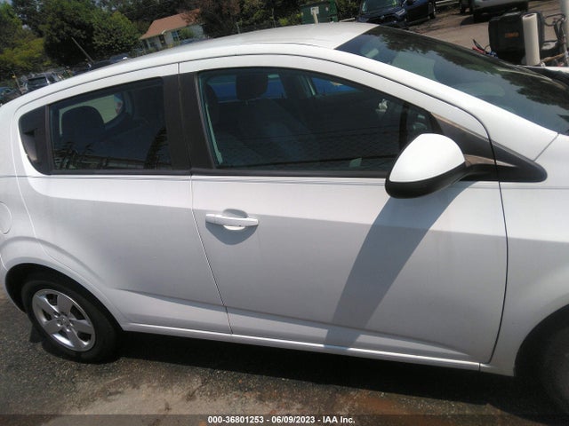 Chevrolet SONIC LS 2016 1G1JA6SH6G4174867 Image 13