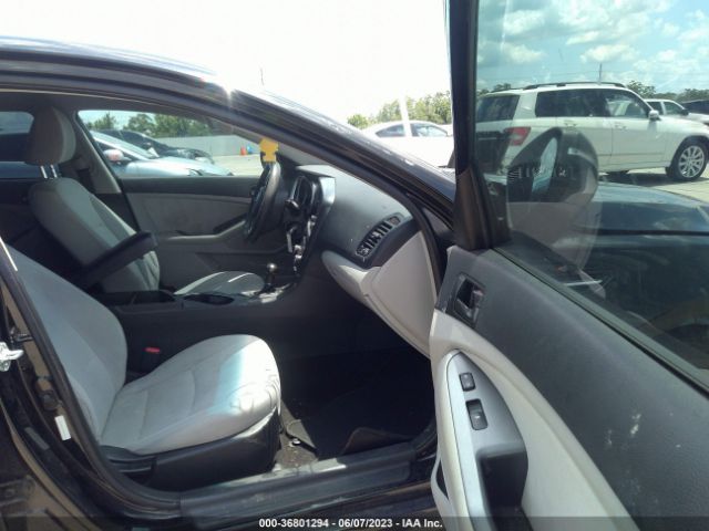 5XXGM4A70FG467268 KIA Optima Lx